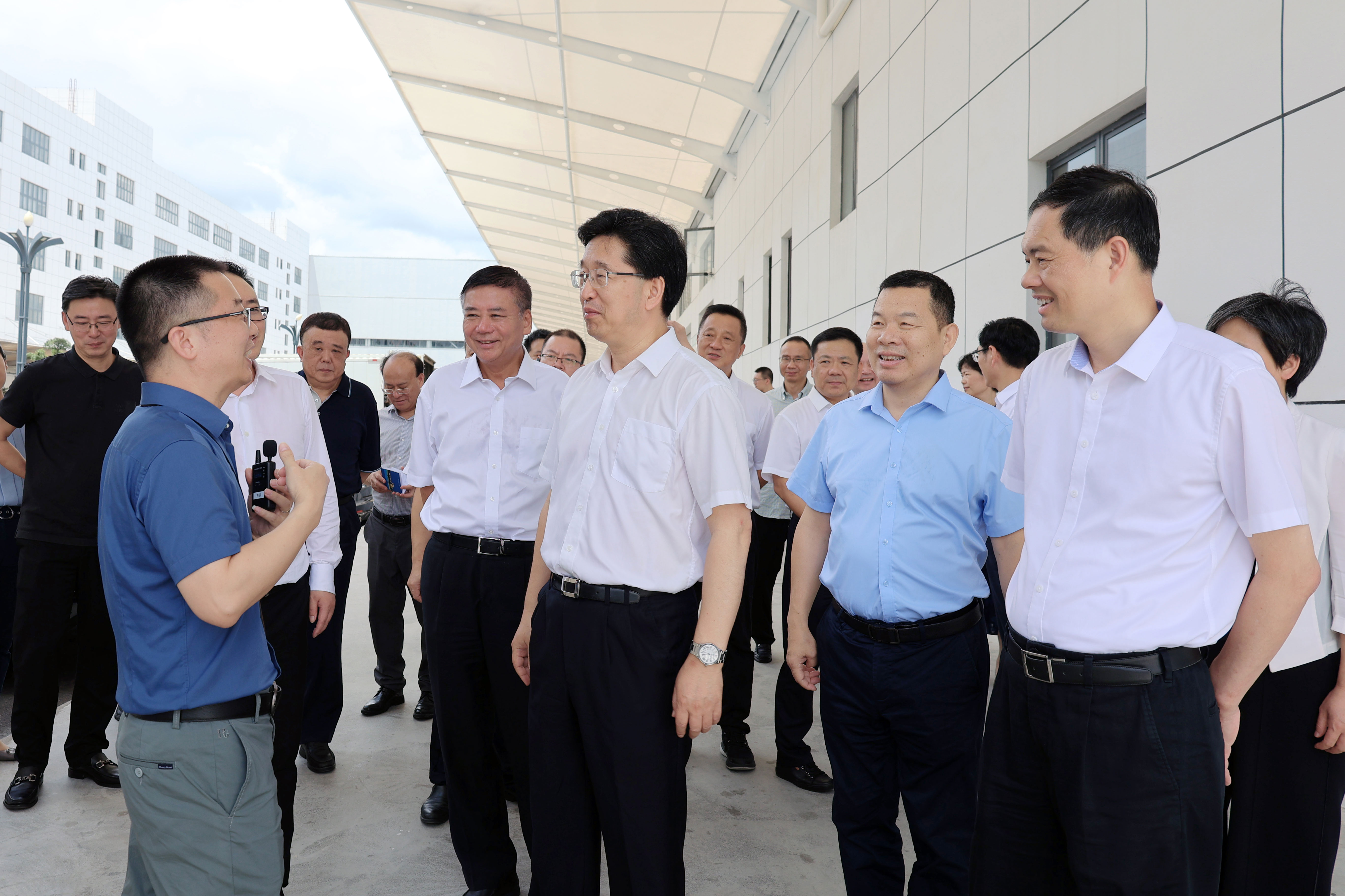 浙江省人大党组书记陈金彪调研必一运动：高端智造驱动高质量发展